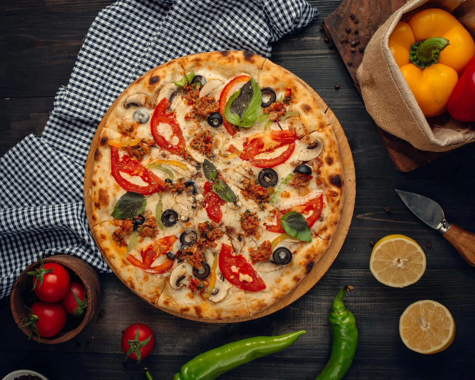Pizza e freskët në Pizzeria Fejza